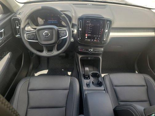 2026 Volvo XC40