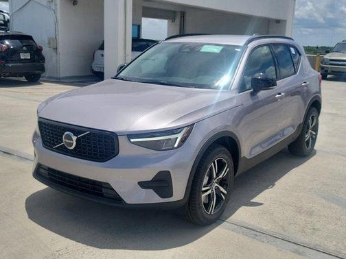 2026 Volvo XC40