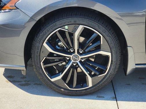 Gun Metallic 2026 Nissan Altima 2.5 SR