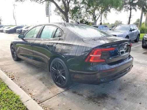 2024 Volvo S60 B5 Plus Black Edition