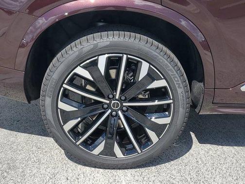 2026 Volvo XC90 B6 Core