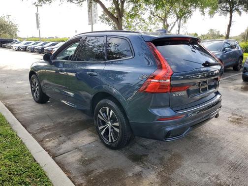 2025 Volvo XC60 B5 Core