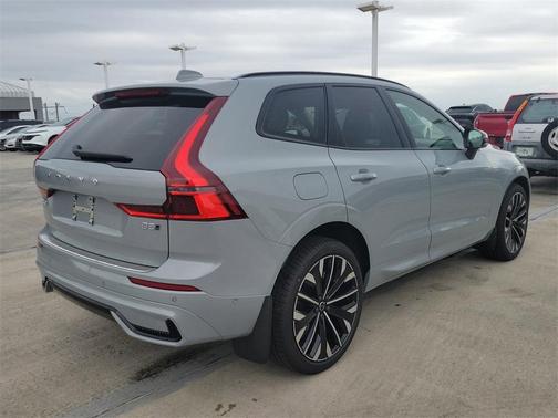 2026 Volvo XC60 B5 Ultra