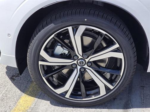 2025 Volvo XC60 Plug-In Hybrid T8 Ultra