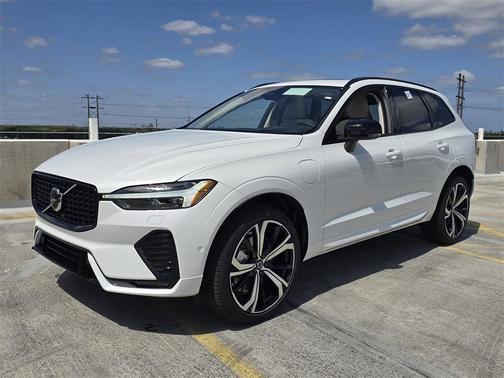2025 Volvo XC60 Plug-In Hybrid T8 Ultra