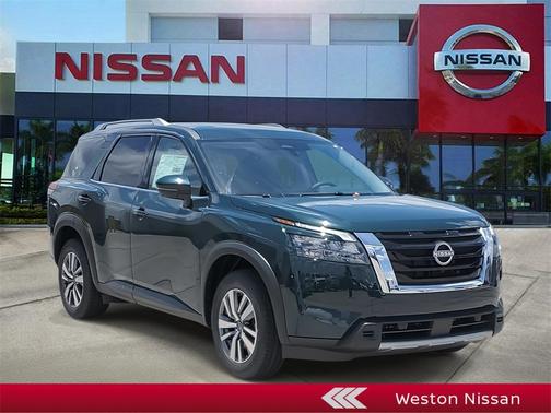 2025 Nissan Pathfinder SL