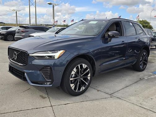 2026 Volvo XC60 B5 Plus