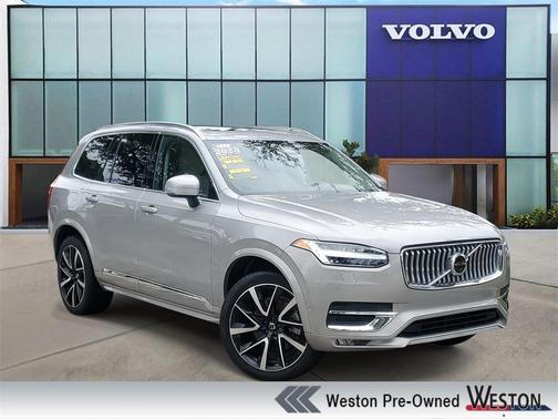 2023 Volvo XC90 B5 Plus