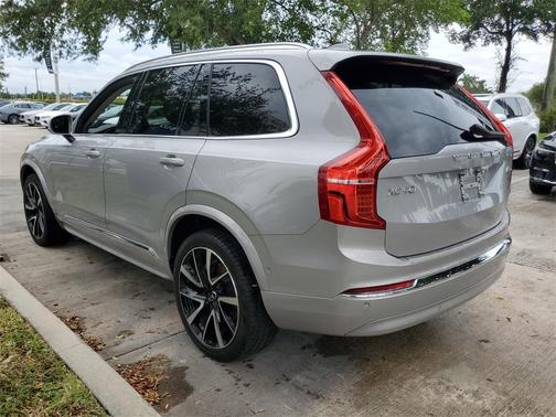 2023 Volvo XC90 B5 Plus