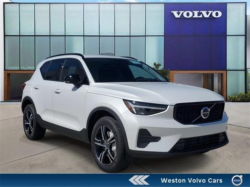 2026 Volvo XC40 B5 Core