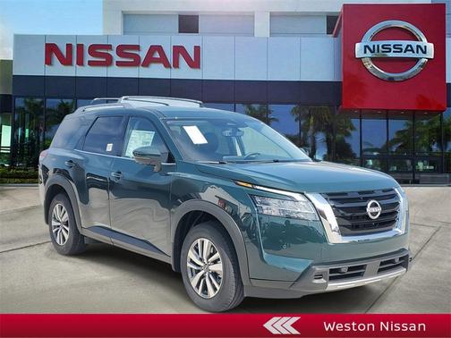 2025 Nissan Pathfinder SL