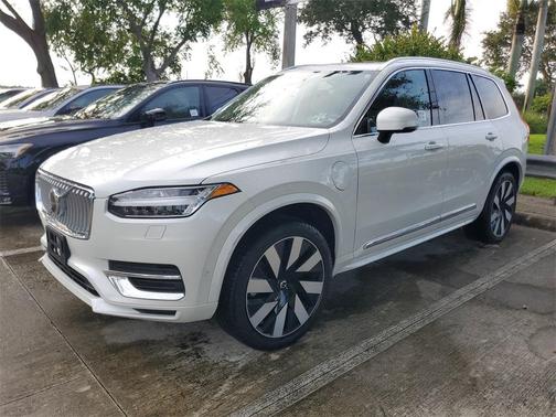 2024 Volvo XC90 Recharge Plug-In Hybrid T8 Plus Bright Theme 7 Passenger