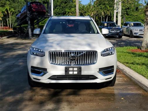 2024 Volvo XC90 Recharge Plug-In Hybrid T8 Plus Bright Theme 7 Passenger