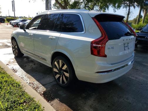 2024 Volvo XC90 Recharge Plug-In Hybrid T8 Plus Bright Theme 7 Passenger