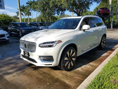 2024 Volvo XC90 Recharge Plug-In Hybrid T8 Plus Bright Theme 7 Passenger