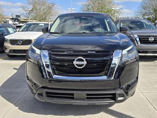 2025 Nissan Pathfinder S