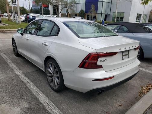 2019 Volvo S60 T5 Momentum