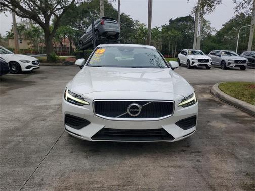 2019 Volvo S60 T5 Momentum