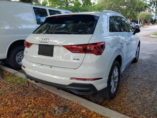 Glacier White Metallic 2024 Audi Q3 45 S line Premium