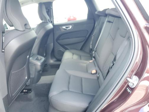 2026 Volvo XC60 B5 Core