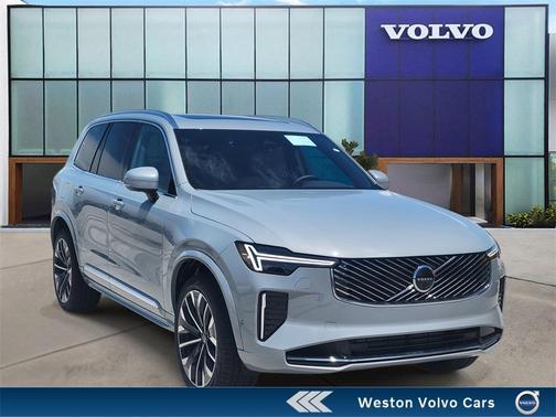 2026 Volvo XC90 T8 PLUS
