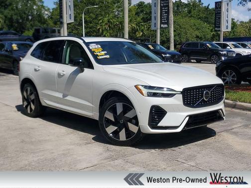 Crystal White 2024 Volvo XC60 Recharge Plug-In Hybrid T8 Plus Dark Theme