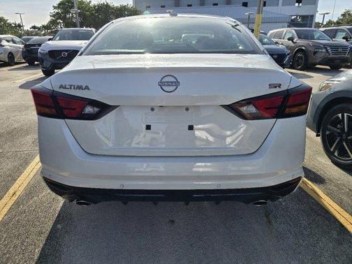 Pearl White Tri-Coat 2026 Nissan Altima 2.5 SR