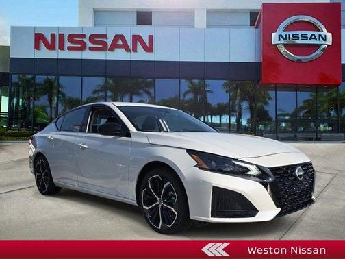 Pearl White Tri-Coat 2026 Nissan Altima 2.5 SR