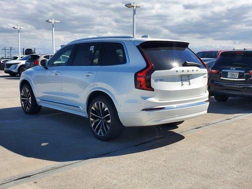 2026 Volvo XC90 B6 Plus 6-Seater