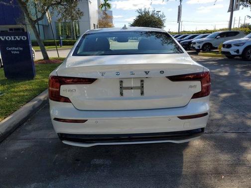 2024 Volvo S60 B5 Core Dark Theme