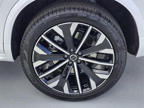 2025 Volvo XC90 Plug-In Hybrid T8 Plus 6-Seater