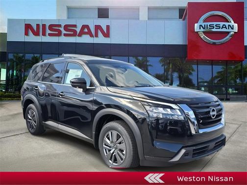 2025 Nissan Pathfinder SV