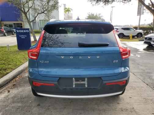 2025 Volvo XC40 B5 Plus Bright Theme