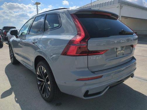 2026 Volvo XC60 B5 Ultra