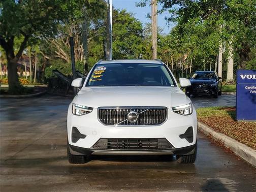 2024 Volvo XC40 B5 Core