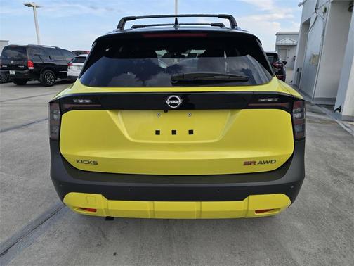 2025 Nissan Kicks SR