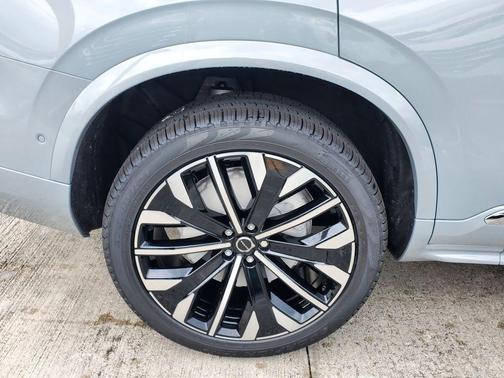 Gray Metallic 2026 Volvo XC90 B6 Plus 7-Seater