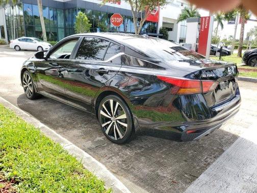 2022 Nissan Altima 2.5 SR