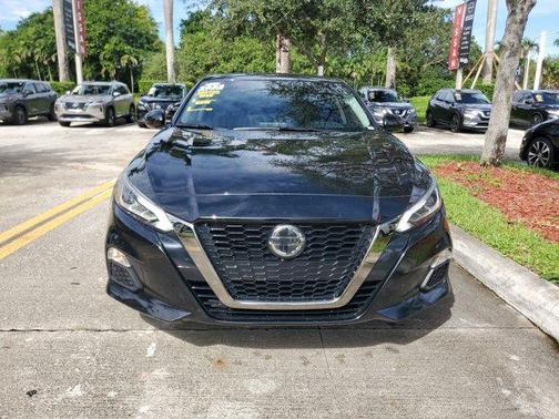 2022 Nissan Altima 2.5 SR