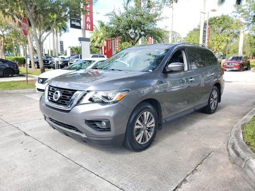 Gun Metallic 2019 Nissan Pathfinder SL