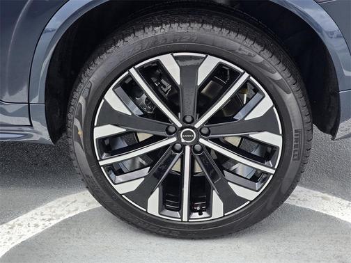 2025 Volvo XC90 Plug-In Hybrid T8 Plus 7-Seater
