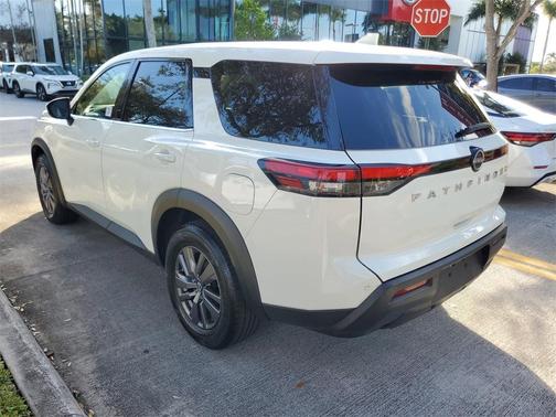 2022 Nissan Pathfinder S