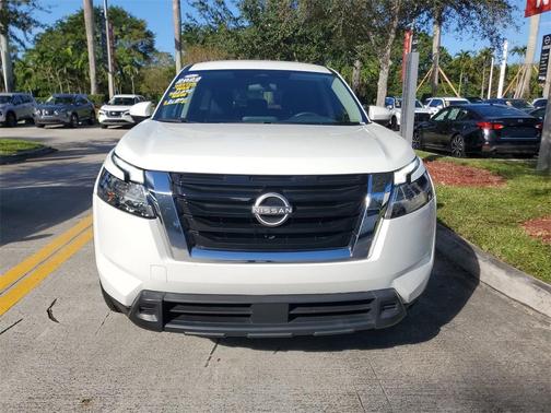 2022 Nissan Pathfinder S