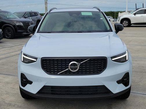 Cloud 9 White 2026 Volvo XC40 B5 Ultra