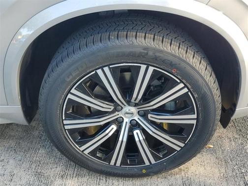 2023 Volvo XC90 B5 Core