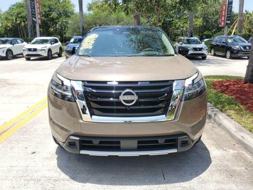 2024 Nissan Pathfinder Platinum