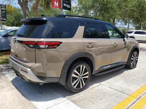 2024 Nissan Pathfinder Platinum