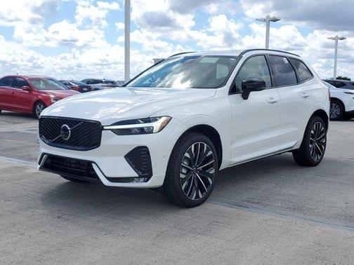 2026 Volvo XC60 B5 Ultra