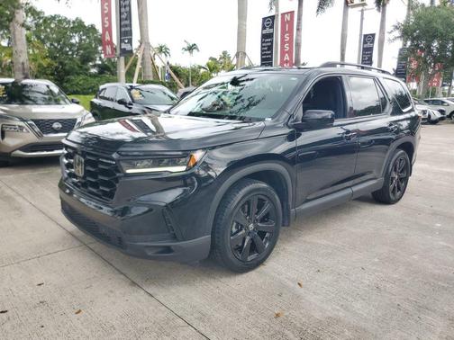 Crystal Black Pearl 2025 Honda Pilot Black Edition