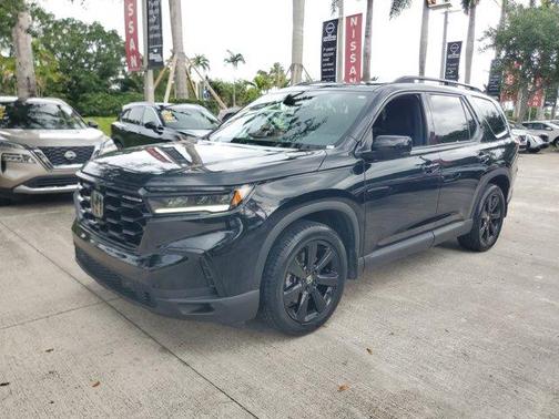 Crystal Black Pearl 2025 Honda Pilot Black Edition
